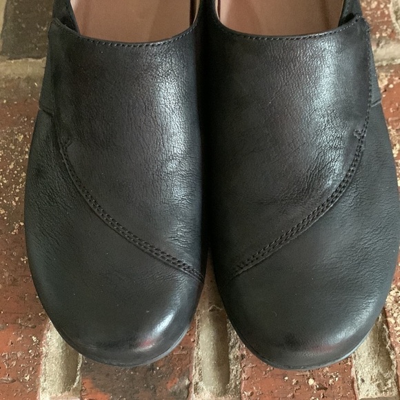 Dansko Fae Burnished Leather Block Heel Slip-On In Black Nubuck EU 40 US 9.5 -10 - Picture 3 of 8